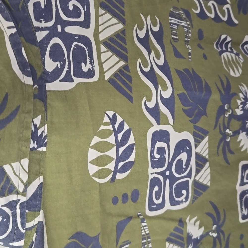 Old Navy Green and Blue Patterned Men's Shirt - Picture 8 of 9